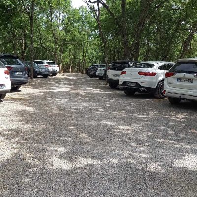 Parking du Domaine des Bouscaillous à Millau en Aveyron