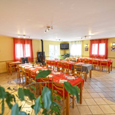 Salle de restauration pour repas d'entreprise ou familiaux en Aveyron